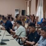 Bagian Persidangan Alpian sampaikan kepada awak Media Rapat Dengar Pendapat dilakukan tertutup wartawan pertanyakan ? 3b7286ba f9f4 437a 96c8 cfc44b4ee02c