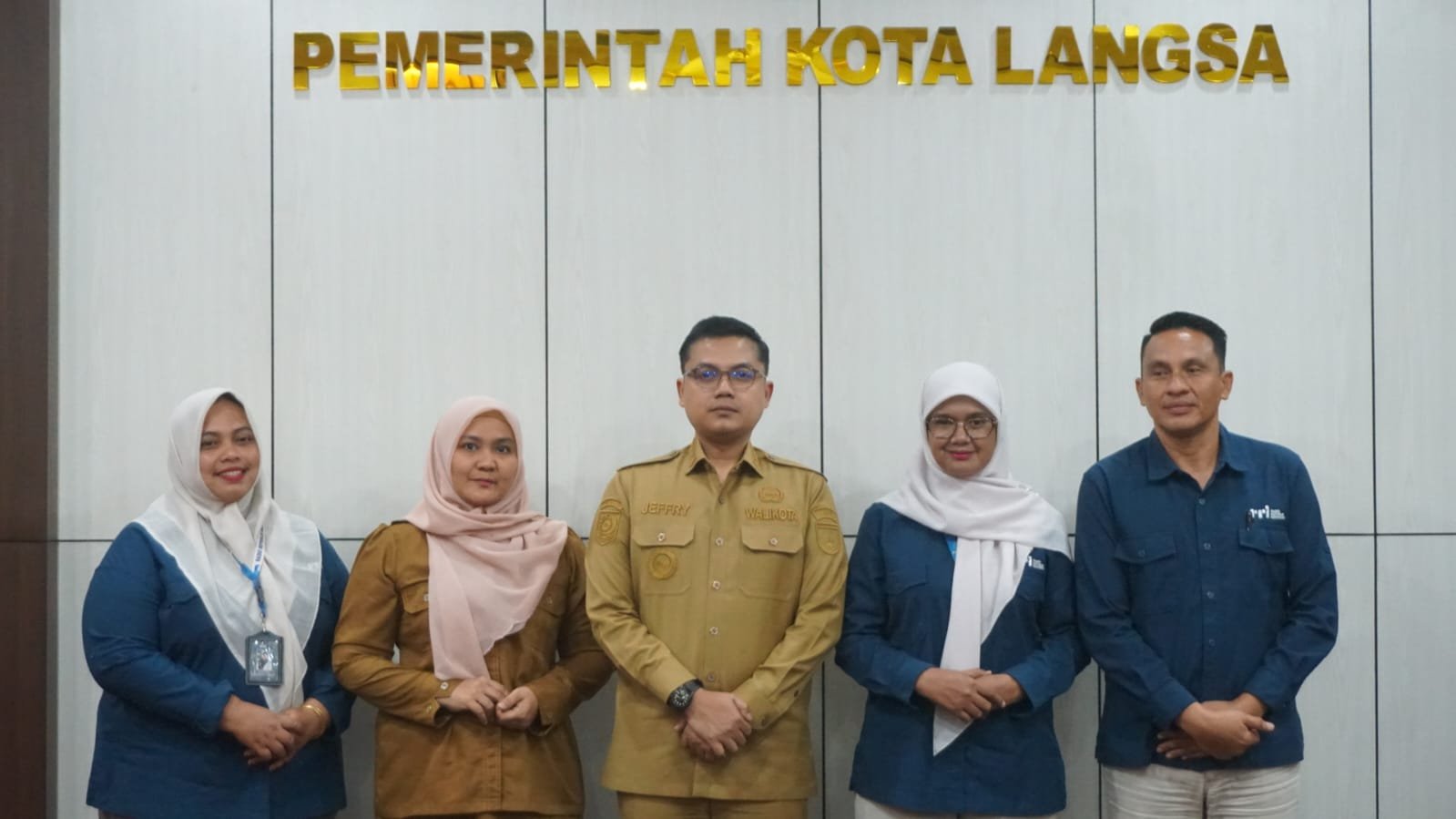 Pemerintah Kota (Pemko) Langsa resmi menjalin kerja sama dengan Lembaga Penyiaran Publik (LPP) Radio Republik Indonesia (RRI) Lhokseumawe dalam bidang penyiaran informasi pembangunan daerah e4dcf65a 8ccd 4ffd 8d27 58dd469c8068