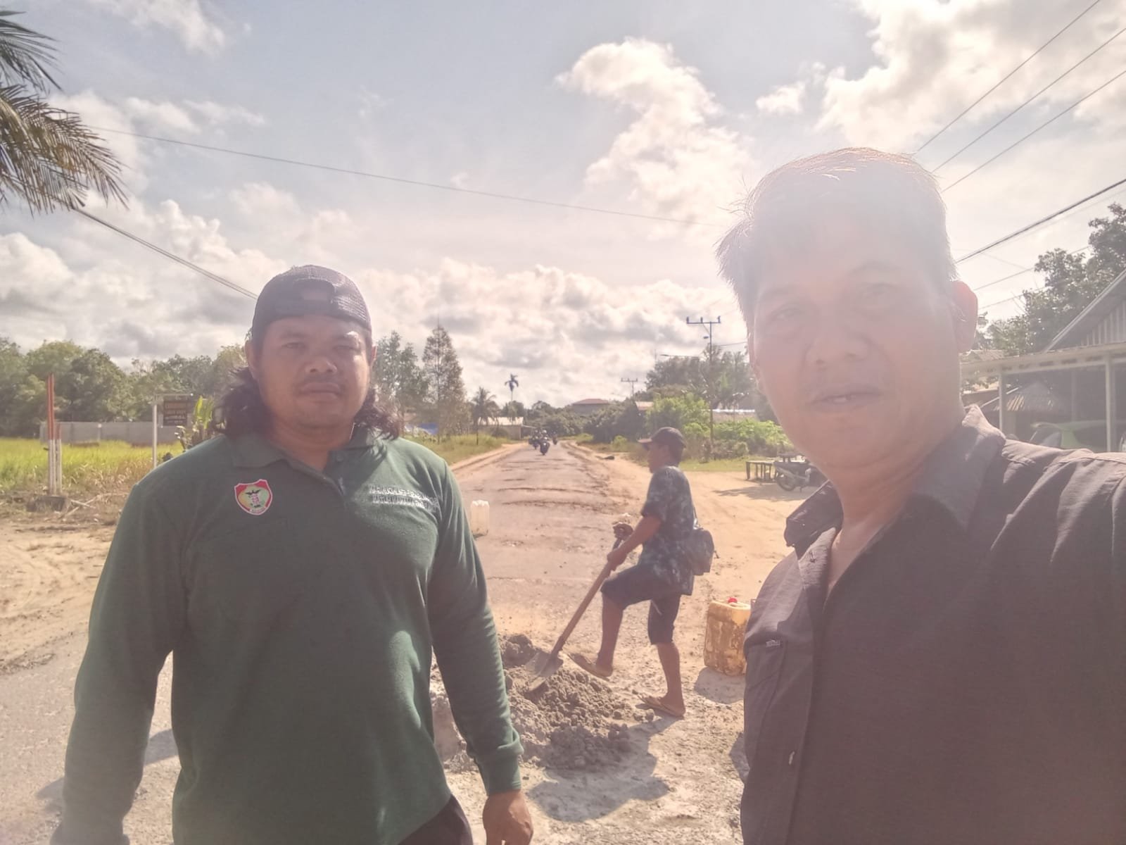 PT Sungai Rangit Berkontribusi Perbaiki Jalan Berlubang di Kartamulia img 20260611 wa0019