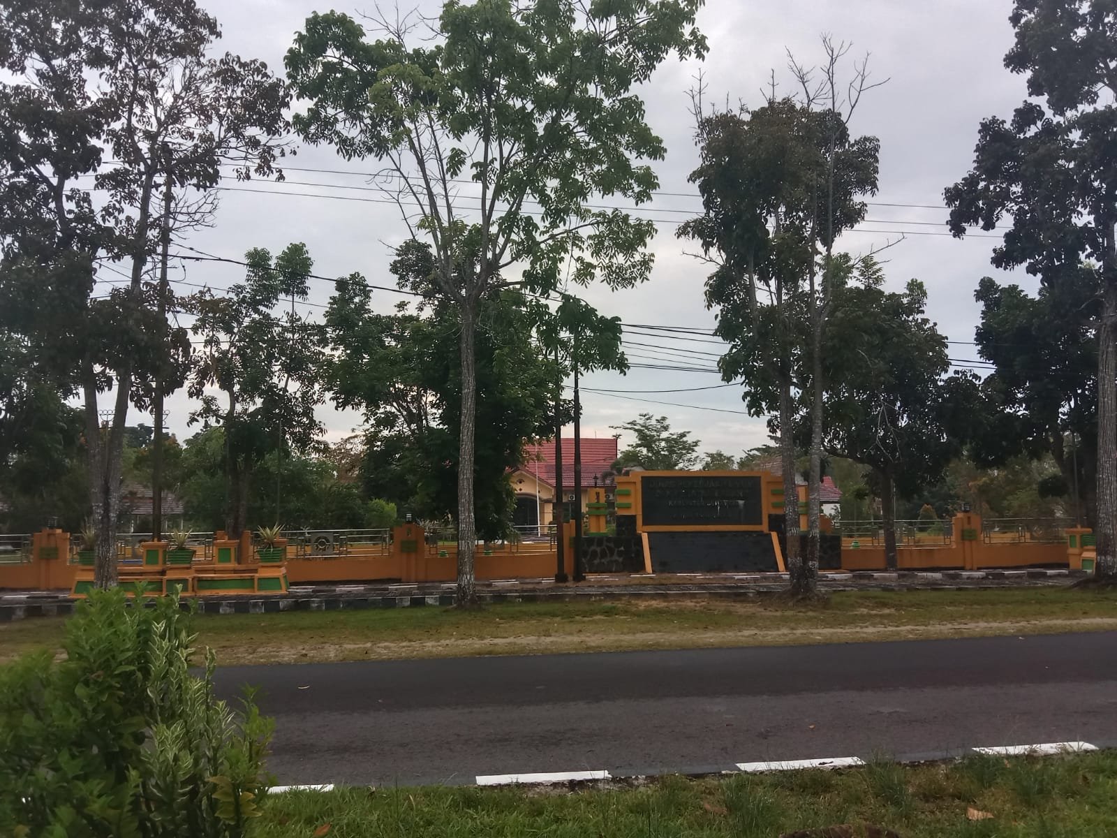 Kadis PUPR Sukamara Koordinasi Program Inpres Jalan Daerah 2026 di Palangka Raya img 20260612 wa0003