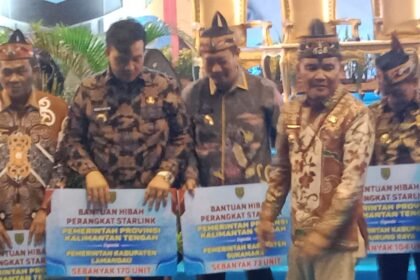 Gubernur Kalteng Serahkan Hibah 73 Unit Starlink kepada Bupati se-Kalimantan Tengah img 20260807 wa0142