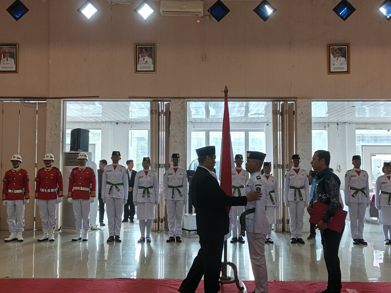 Masduki Berharap Paskibraka Jadi Teladan Generasi Muda img 20260815 wa0098