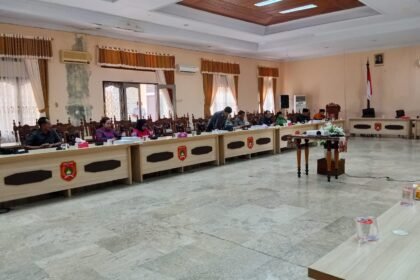 DPRD Kobar dan Eksekutif Bahas Raperda Perubahan APBD 2026 img 20260918 wa0032(1)