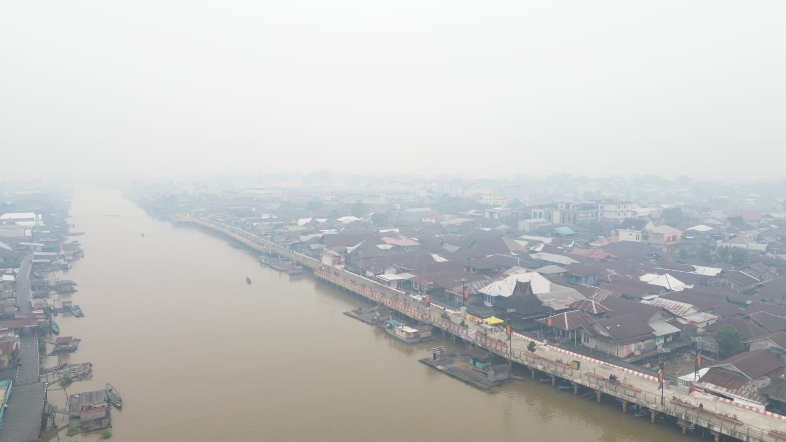 Kabut Asap Terus Menghantui Warga, Kotawaringin Barat Mulai Diselimuti Asap img 20260920 wa0094