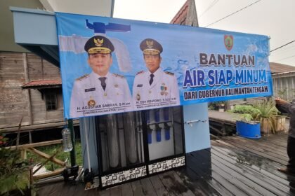 Kemarau Berlanjut, Gubernur Kalteng Salurkan Air Bersih ke Mendawai Seberang motion photo 2595379329431436783