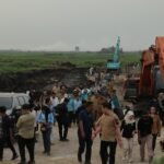 Tinjau Proyek Lintas Provinsi, Gubernur Kalteng H. Agustiar Sabran dan Bupati Sukamara H. Masduki, S.T. Tinjau Pembangunan Akses Jembatan Jelai img 20261007 wa0129
