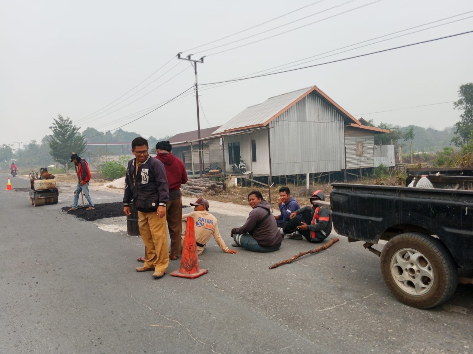 PUPR Sukamara Gaspol Pemeliharaan Jalan Kartamulia, Kenyamanan Warga Jadi Prioritas img 20261020 wa0014