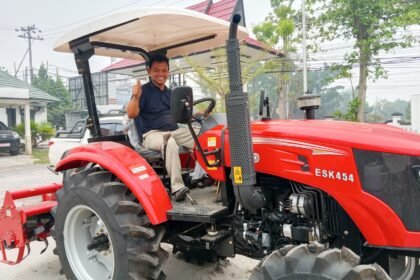 Komisi IV Bambang Purwanto Salurkan 187 Unit Alsintan untuk 44 Kelompok Tani di Kobar img 20261026 wa0063