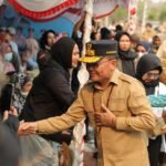 Bupati Sukamara Dampingi Gubernur Kalteng Salurkan Bantuan KHBS di Sukamara save 20261007 183621